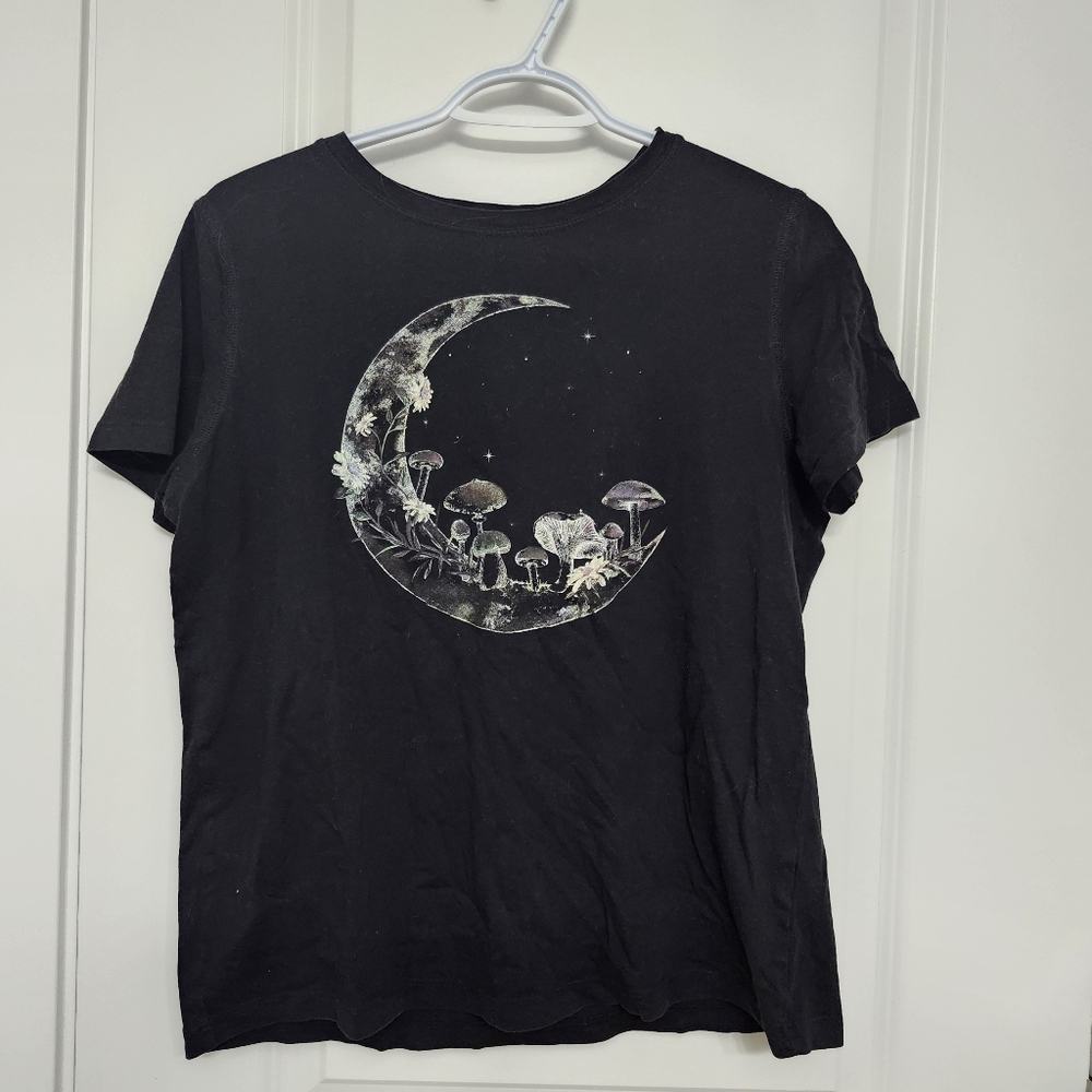 Black moon graphic t-shirt
